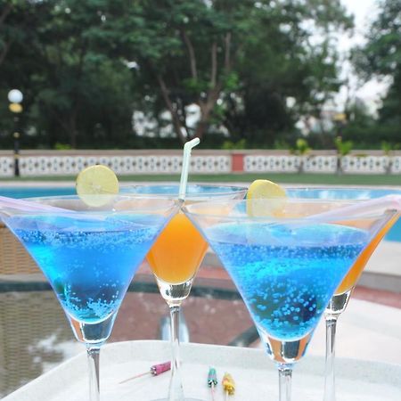 Orchard Palace Gondal 외부 사진